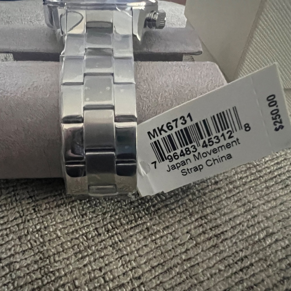 Michael Kors Unisex Watch- NEW - Picture 2 of 4
